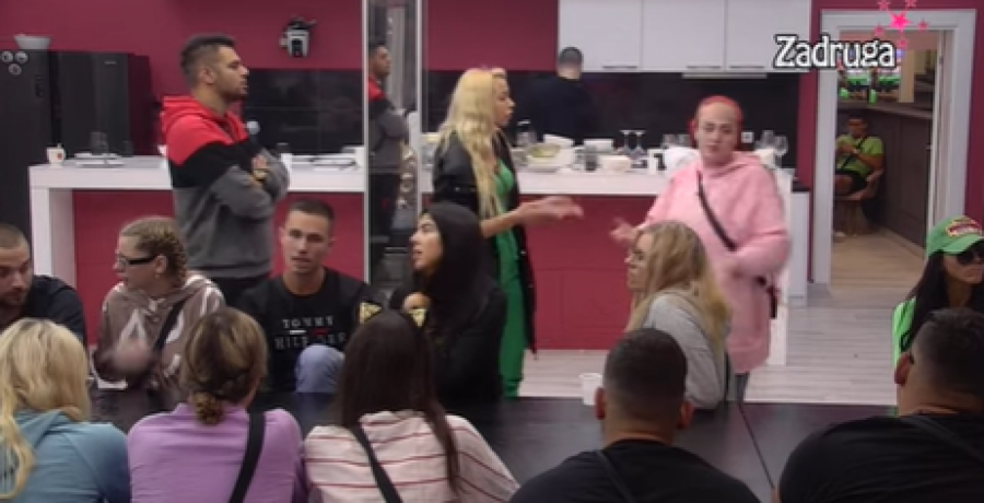 RUGOBA JE Ćertić brutalno izvređao Adamovu devojku, Đogani odmah skočio da je brani