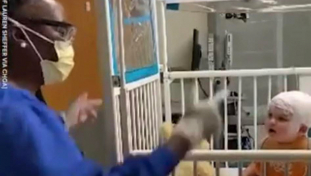 VIDEO KOJI JE RASPLAKAO I RAŽNEŽIO MNOGE Majka u dečijoj bolnici snimila kako medicinska sestra zabavlja njenu bebu, žena za primer!