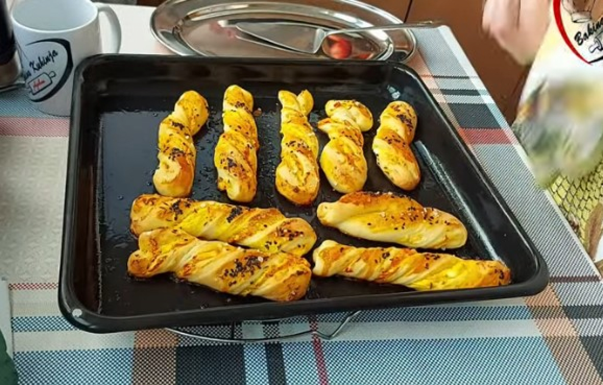 FANTASTIČAN DORUČAK ILI UŽINA Slani štapići punjeni sirom, poješćete ih u slast