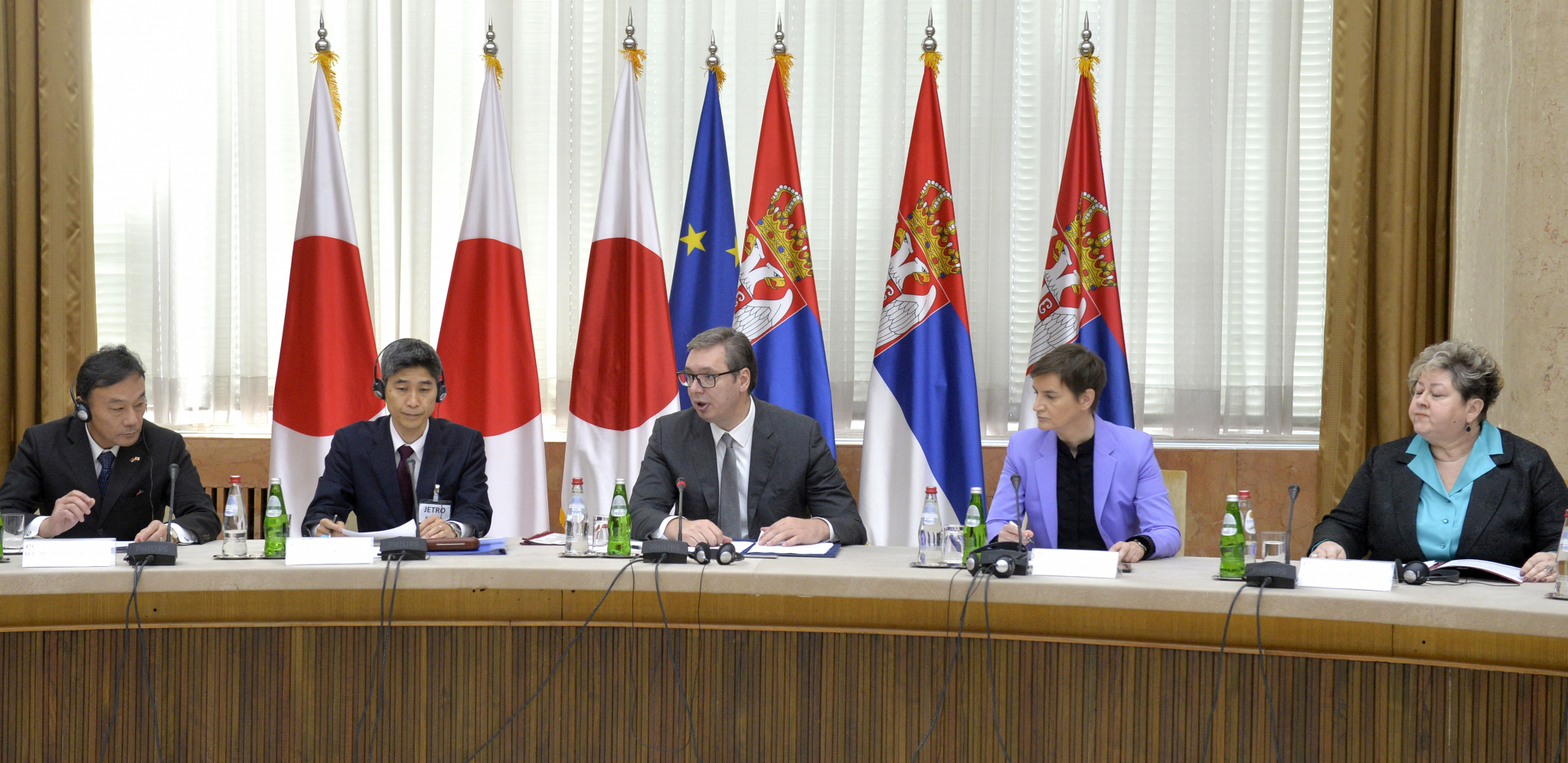 RAZVOJ SARADNJE SRBIJE I JAPANA Vučić sa predstavnicima organizacije Džetro (FOTO)