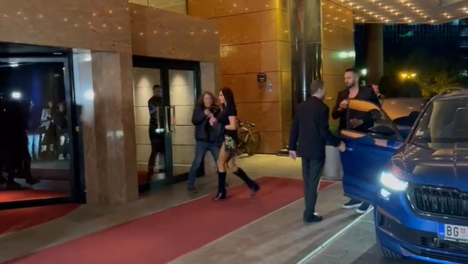 ŠOK! Mia Borisavljević besno uletela u prostorije hotela (FOTO/VIDEO)