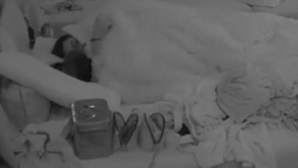 VRELA AKCIJA MAJE I MARKA Ne mogu više da se kontrolišu, Marinkovićeva ponovo pokazala svoje umeće u krevetu (VIDEO)