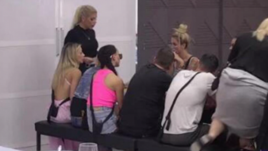 STIGLO PISMO VELIKOG ŠEFA Ovakvo ponašanje se više ne toleriše, hitna odluka produkcije, kazne samo lete