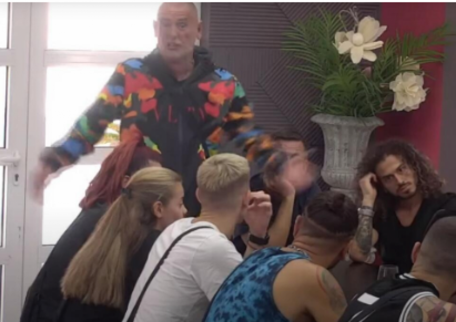 CIMERI GA STAVILI NA STUB SRAMA Zadrugari osuli paljbu po Urošu Ćertiću: On je muška prostituka