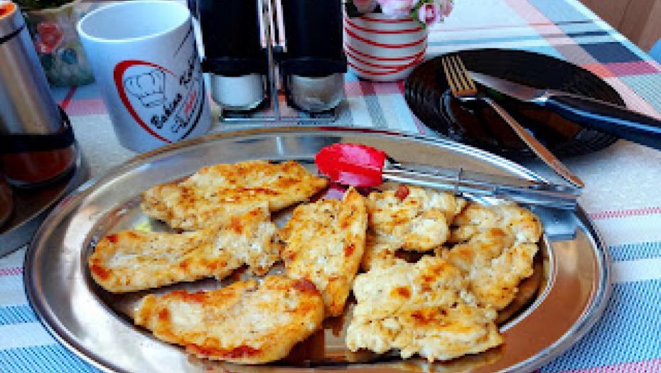 OMILJENO JELO SPREMLJENO NA DRUGAČIJI NAČIN Šnicle na foliji sa 3 sastojka, mekane kao puter