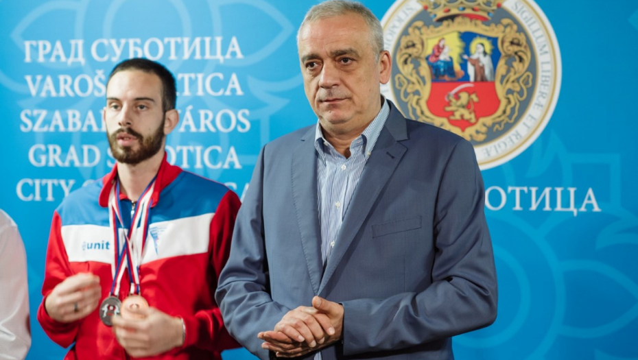 Gradonačelnik Bakić primio reprezentativce i takmičare subotičkog Karate kluba „Spartak-Enpi“ (FOTO GALERIJA)