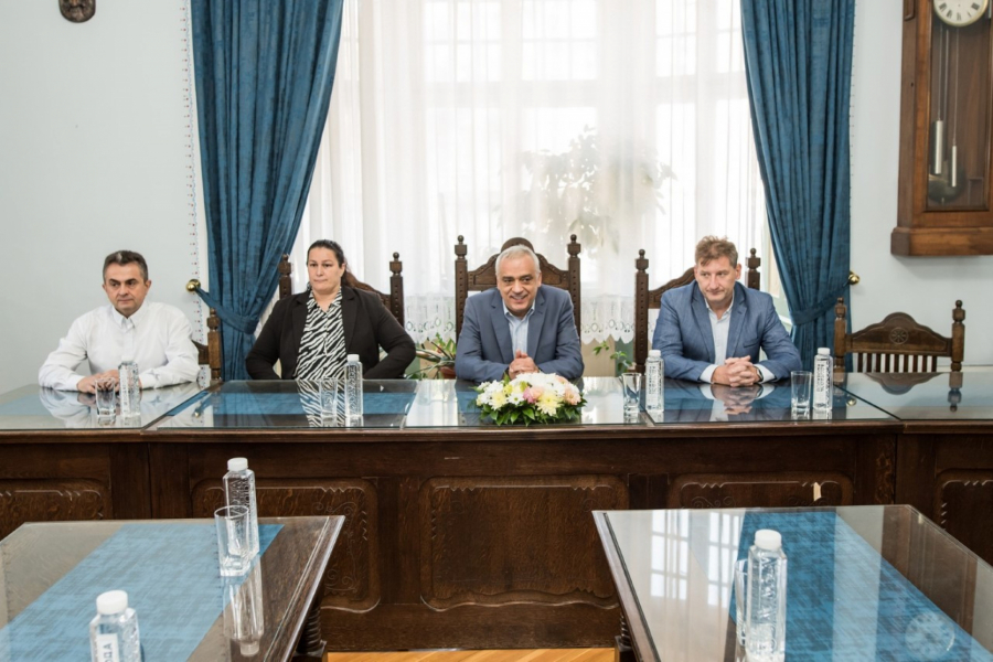 Gradonačelnik Bakić primio reprezentativce i takmičare subotičkog Karate kluba „Spartak-Enpi“ (FOTO GALERIJA)