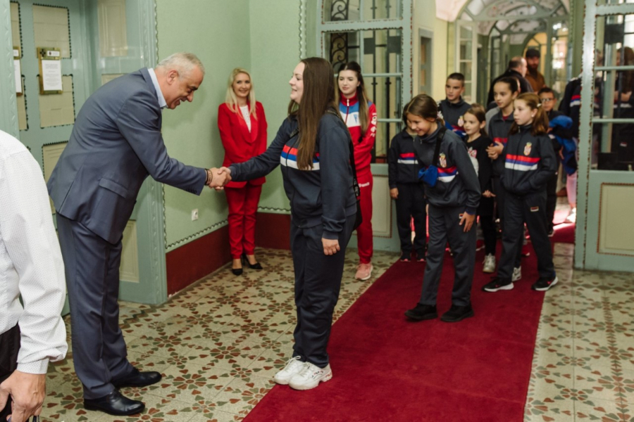 Gradonačelnik Bakić primio reprezentativce i takmičare subotičkog Karate kluba „Spartak-Enpi“ (FOTO GALERIJA)
