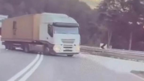 ŠOKANTAN POTEZ KAMIONDŽIJE! Vozač šlepera napravio veliki prekršaj na putu Užice-Zlatibor, a evo zašto! (VIDEO)