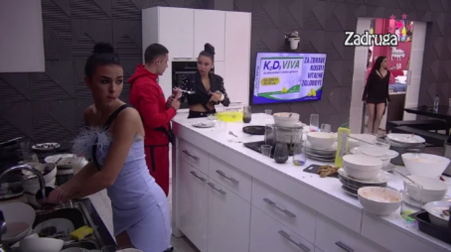 MARKO JE KOMPLEKSAŠ Maja se poverila Marku Stefanoviću, oplela po Markoviću