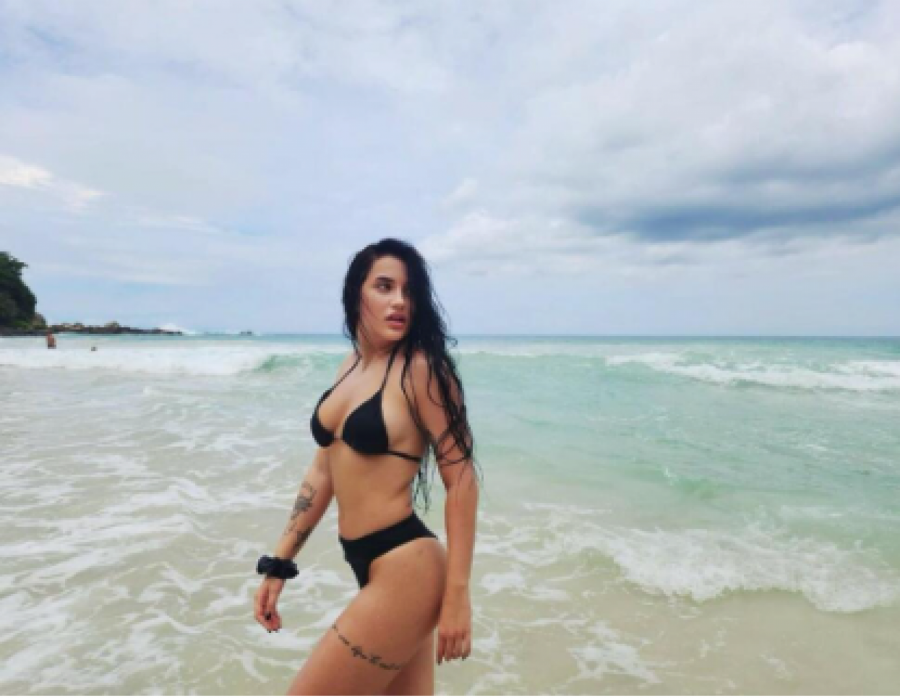 POKAZALA BRUTALNU LINIJU Barbara Bobak pozirala u bikiniju, komentari samo pljušte (FOTO)