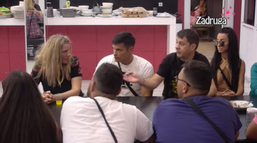 POZDRAVI PSA, A NE SVOJE DETE Maja brutalno udarila na Ivana Marinkovića, Jelena se umešala, haos u najavi