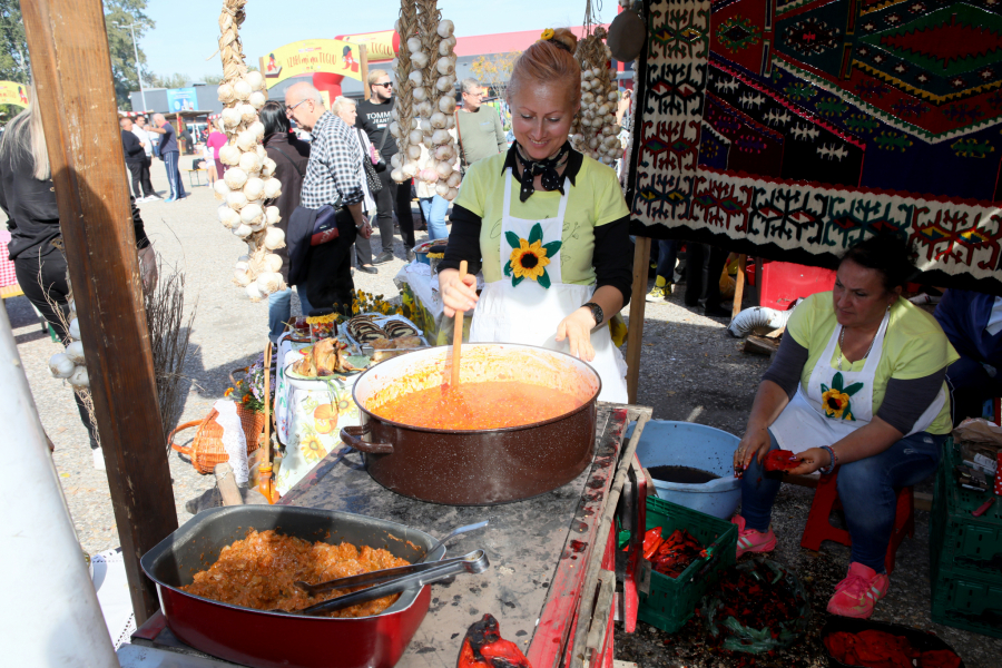 UKRSTILE VARJAČE Svi bi da saznaju tajnu dobrog ajvara, a niko neće da zasuče rukave (VIDEO)