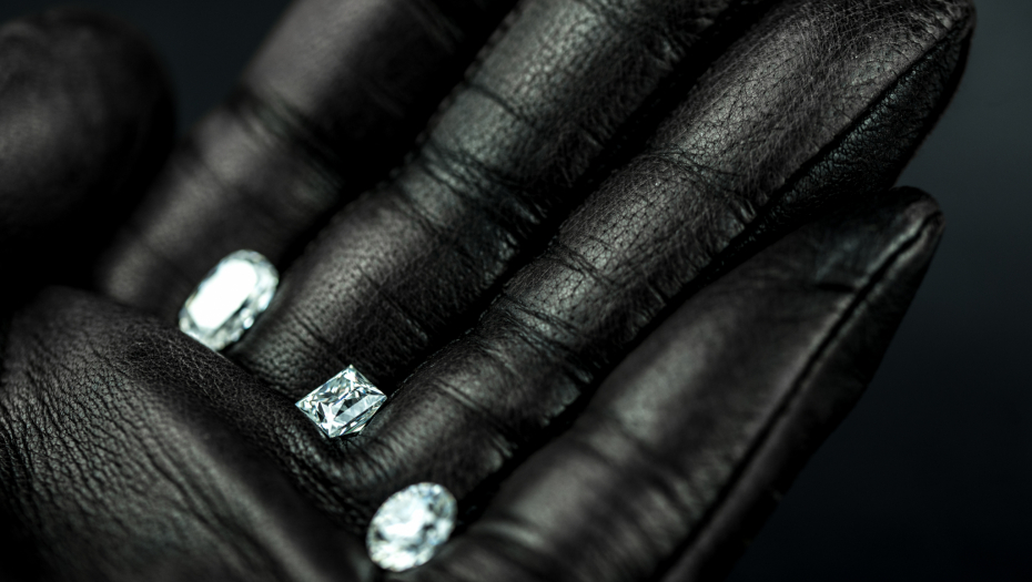 ZAHVALJUJUĆI NAGODBI TUŽILAŠTVA I ADVOKATA Pronađeni dijamanti iz velike pljačke u Drezdenu