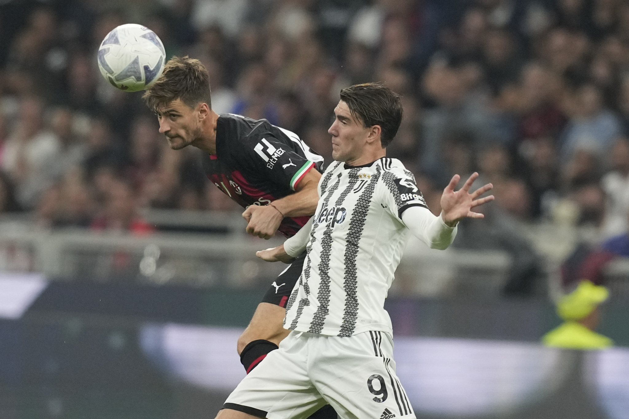 VLAHOVIĆ STIŽE U LONDON? Trener Arsenala poručuje: Razmotrićemo...