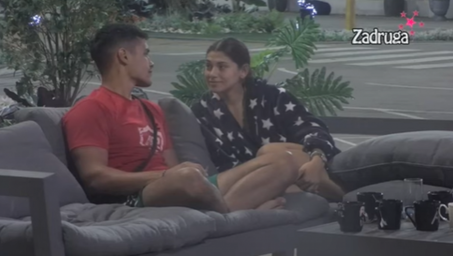 ŠTA SE DEŠAVA? Miljan im napravio ljubavnu kućicu, sakrio Milicu i Marka od kamera (FOTO)