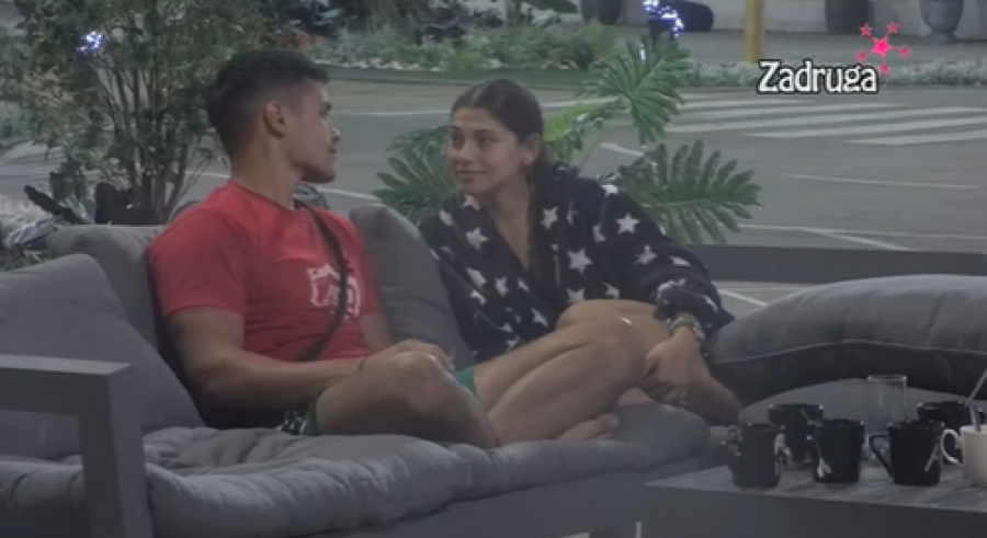 MORA DA JE LJUBAV Marko i Milica se osamili, upijali se pogledima, ne mogu da sakriju emocije