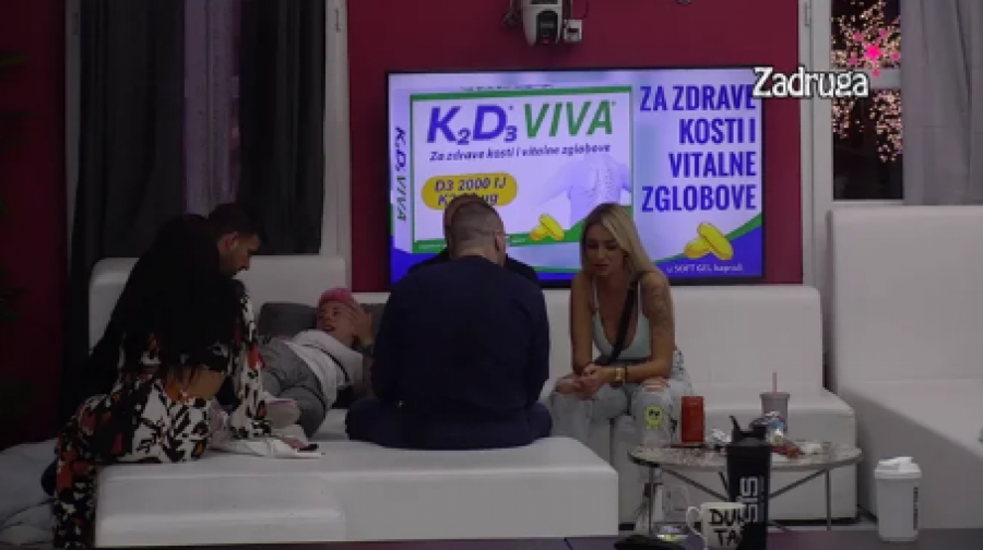 BACIO SE U AKCIJU Zvezdan Slavnić se približio Aleks i otkrio joj ovo, a onda se zabrinuo za nju