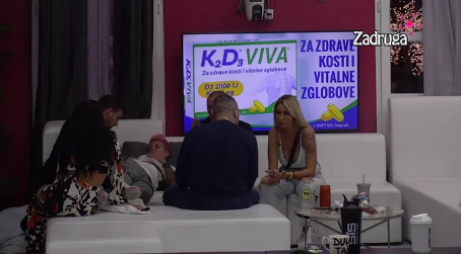 BACIO SE U AKCIJU Zvezdan Slavnić se približio Aleks i otkrio joj ovo, a onda se zabrinuo za nju