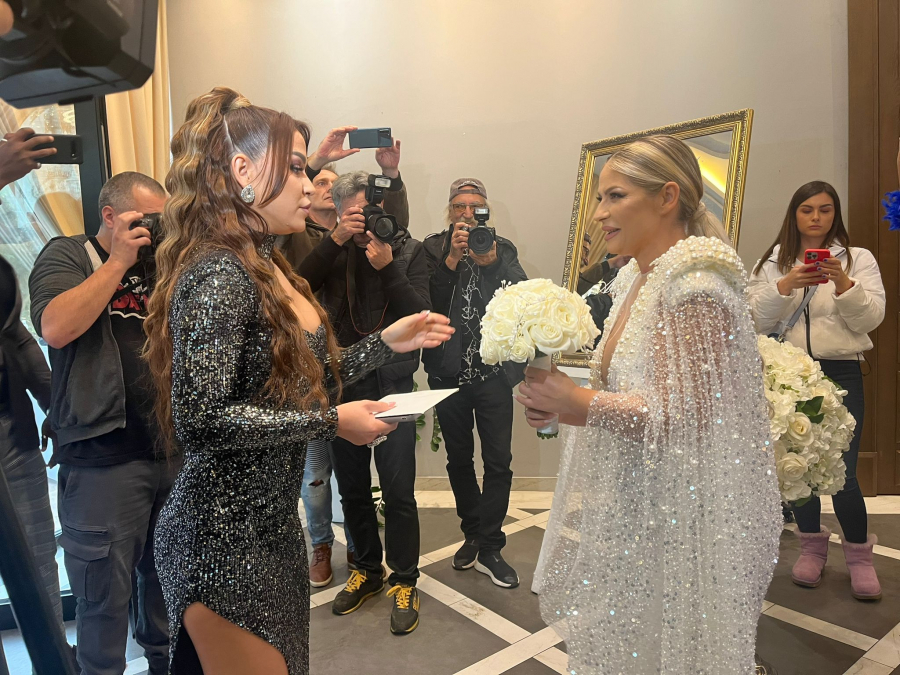 SVI SU DONELI KOVERTE! Vanja i Aleksandra skupili za stan u Beogradu, a na ovu pesmu je pevačica bacala pare