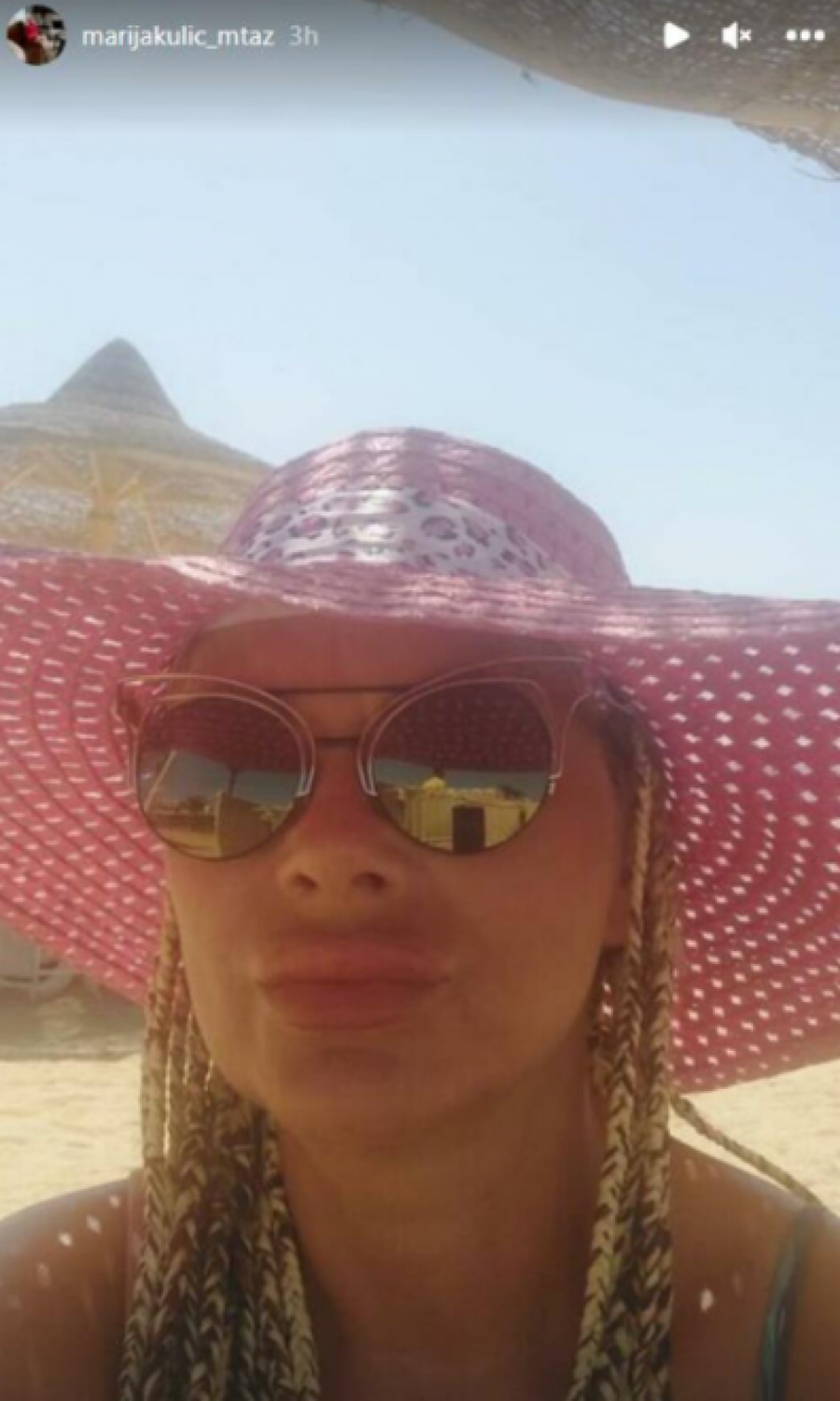 USIJALA DRUŠTVENE MREŽE Marija Kulić se skinula pa pokazala bujno poprsje (FOTO)