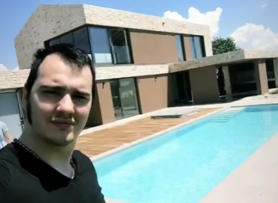 NAŠ POGLED I RAJ! Aleksa Balašević pokazao vilu od 400.000 evra, sve pršti od luksuza (FOTO)
