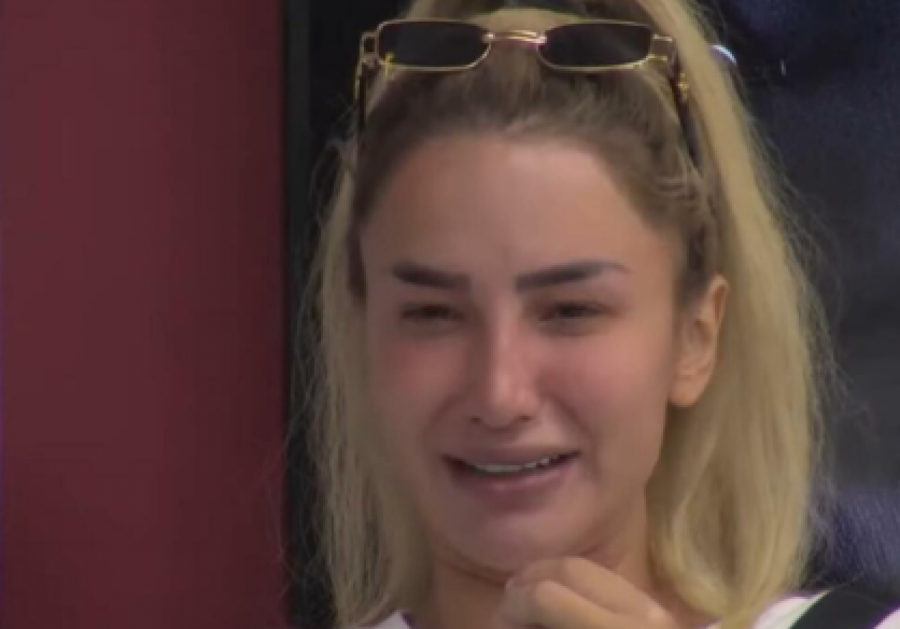 OTKRILA ZBOG ČEGA JE LAGALA Aleks priznala da je poslala čokoladicu Bilalu, pa zaplakala