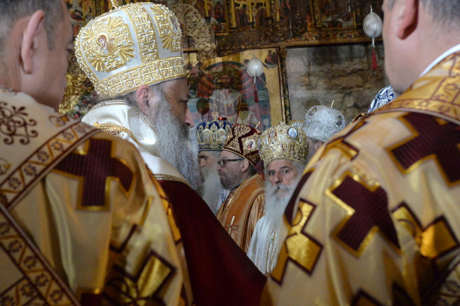 (UŽIVO) DOSTOJAN Patrijarh Porfirije ustoličen u Pećkoj patrijaršiji (FOTO/VIDEO)