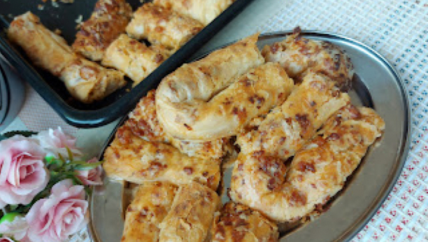 DOMAĆI BUREK, OVO NEĆETE NAĆI U PEKARI Pita savijača sa mesom, hrskavo, preukusno zadovoljstvo