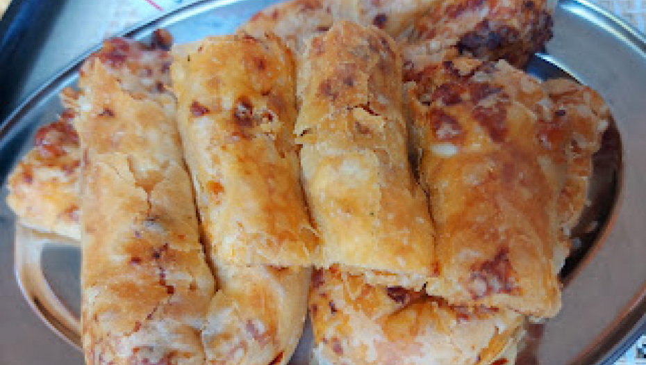 DOMAĆI BUREK, OVO NEĆETE NAĆI U PEKARI Pita savijača sa mesom, hrskavo, preukusno zadovoljstvo