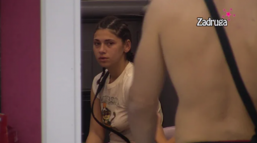 SADA I PLAČE Milica nakon ljubomorisanja Marku, ronila reku suza, a onda joj je Anita stavila so na ranu