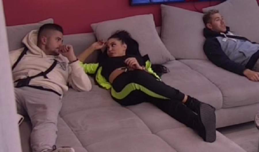 NEĆEŠ BITI SA MNOM JER SI KU*VAR Maja Marinković i dalje doliva ulje na vatru, pa Bilalu pomenula Filipa Cara