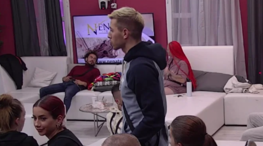 MAJA MU MASIRALA TE*TISE Marinkovićeva i Marko priznali šta su sve radili ispod pokrivača