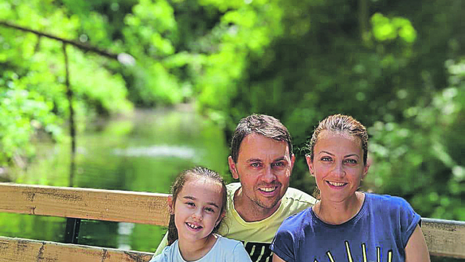 RADUJEM SE SVAKOM KORAKU MOJE ĆERKICE Mladen Todić iz Požarevca šest godina živi normalno sa transplantiranom jetrom