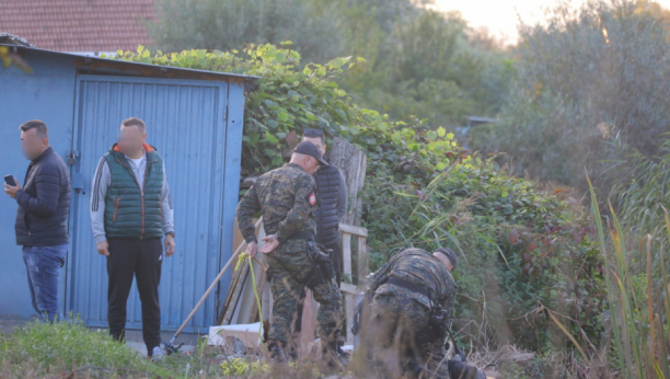 PRONAĐEN PIŠTOLJ NAKON OBRAČUNA U KRNJAČI Ronioci Žandarmerije traže drugo oružje u mutnoj vodi (FOTO)