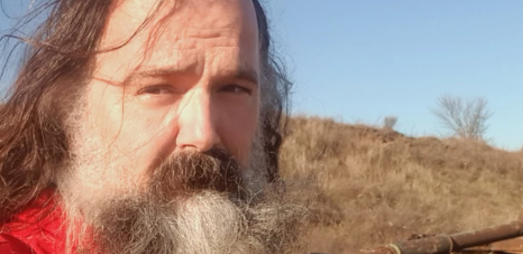 SASUO KOFU GO*ANA DIREKTORU Poznati reditelj preselio se na selo, a onda je nastao haos