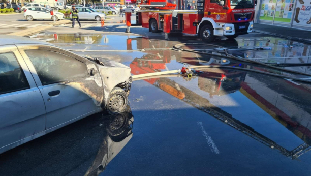 VATRA NA ULICAMA NOVOG PAZARA Dvoje vozila istog vlasnika zapaljena, druga dva oštećena