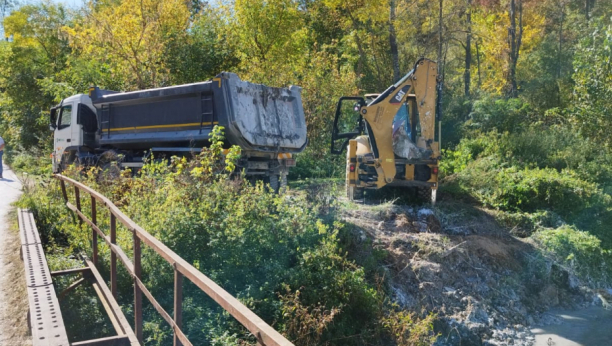VUJOVIĆ: Inspektori zatekli kamion firme “Arbag“ u istovaru otpada u reku Kubršnicu, očekujem najstrožu kaznu (FOTO)