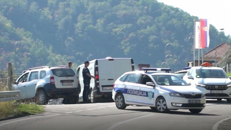 POGINULA JEDNA OSOBA Užas kod Bačkog Petrovca: Hitna pomoć i policija na mestu jezive nesreće