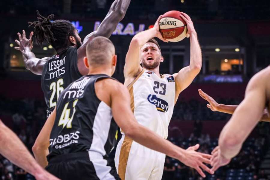 STUDENTI OPASNO NAMUČILI CRNO-BELE Partizan zabrinuo navijače na trenutak, mučio se protiv Studentskog centra, ali u poslednjoj deonici slomio otpor Podgoričana