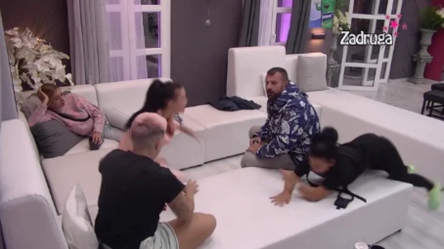 JE*O TE BILAL, SI*AJ KU*AC Maja i Miljan u žestokom klinču, ona misli da on hoće da joj smesti pakao