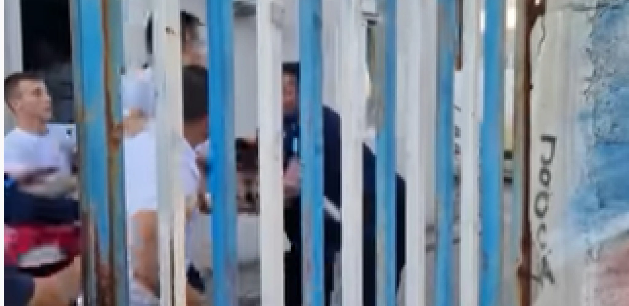 HAOS U TREBINJU Tuča članova Leotara i Zrinjskog ispred stadiona: Kome da psuje mrtvu majku? (VIDEO)