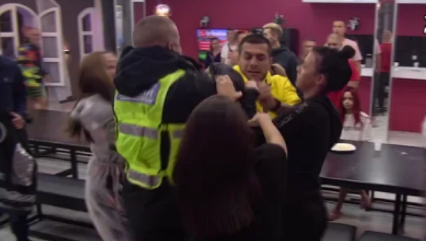 TUČA ZADRUGARKI NAKON IGRE ISTINE Obezbeđenje ne zna gde će pre, karambol u Beloj kući