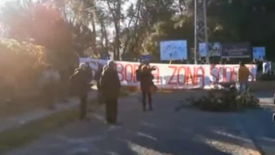 UMESTO NA RADNOM MESTU NOVINARKA RTV NA PROTESTIMA Aristea Stakić podržala lažne ekologe