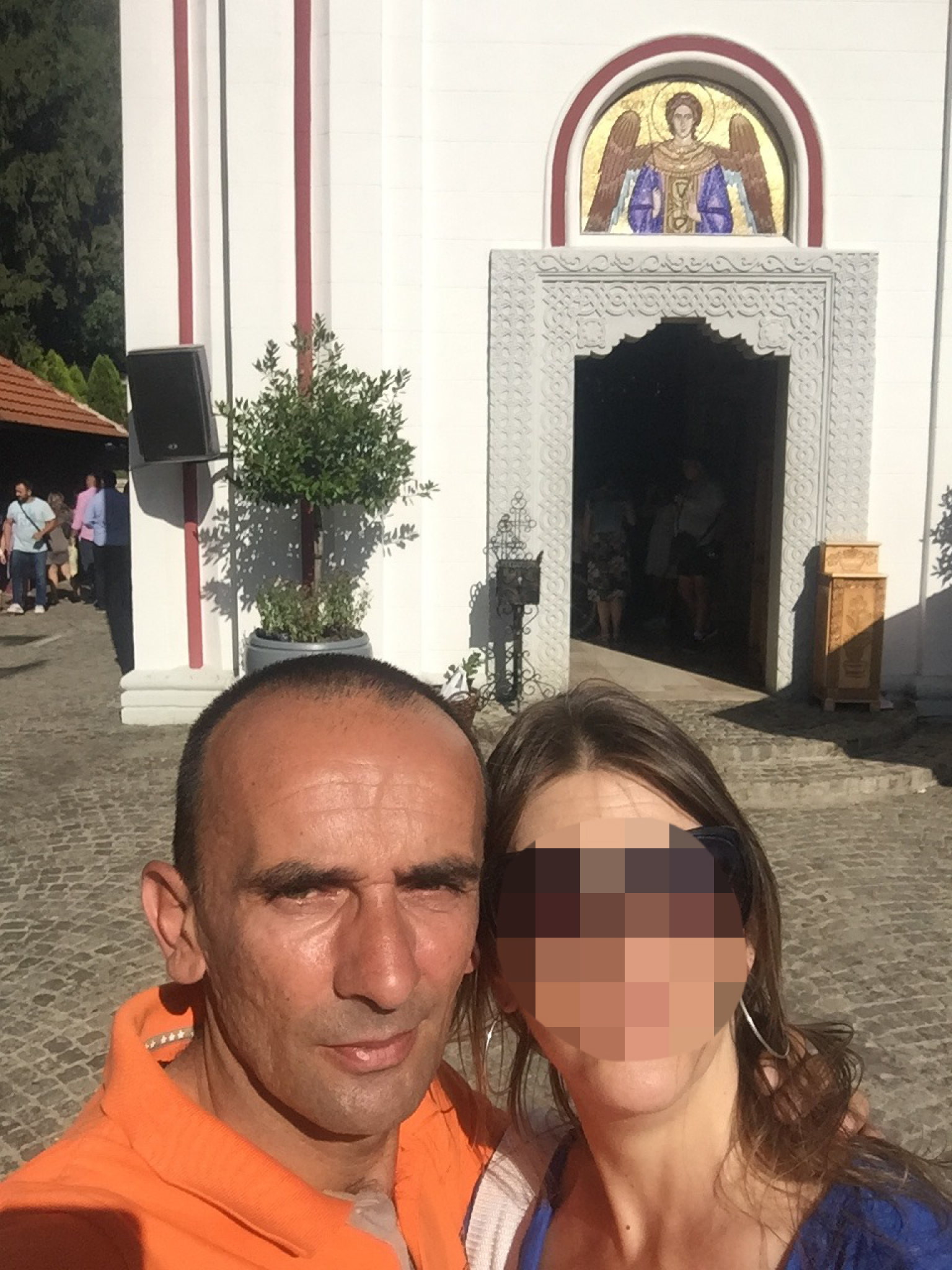 JOŠ JEDNA TRAGEDIJA POTRESLA VRŠAC Dušan S. (47) ubio se nakon porodične drame: Kablom tukao ženu i taštu pa se razneo bombom!