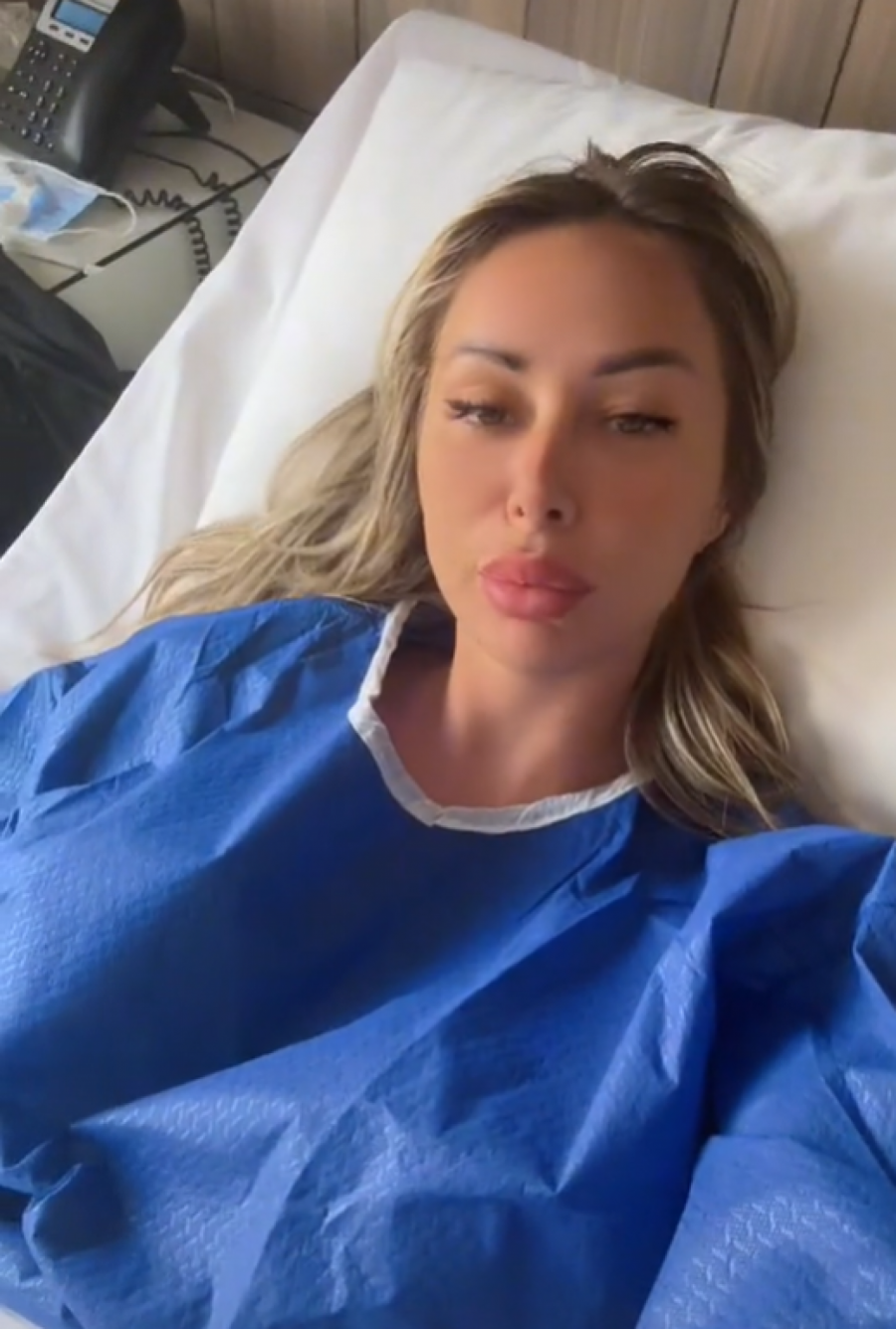 OTIŠLA NA REMONT Bivša rijaliti učesnica se oglasila iz bolnice, pokazala lice posle operacije u Turskoj (FOTO/VIDEO)