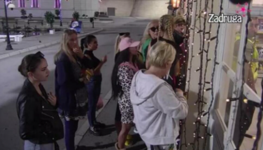 HITNA ODLUKA PRODUKCIJE Stiglo pismo Velikog šefa, evo ko će ostati bez honorara