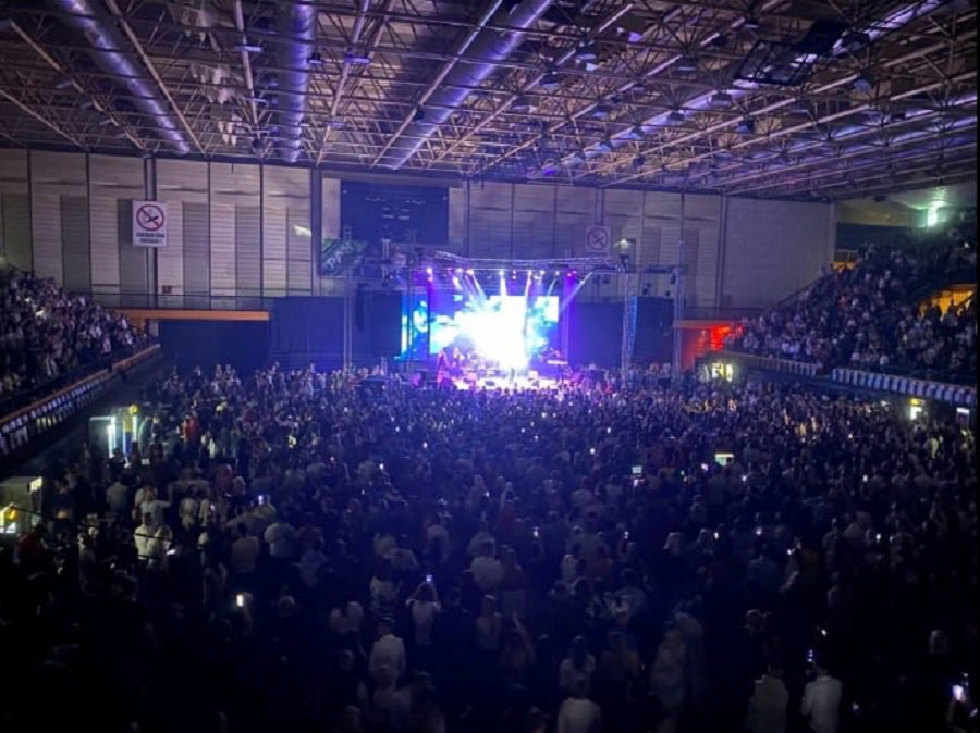KONCERT KOJI TREBA DOŽIVETI Saša Matić napravio spektakl u Tuzli (FOTO/VIDEO)