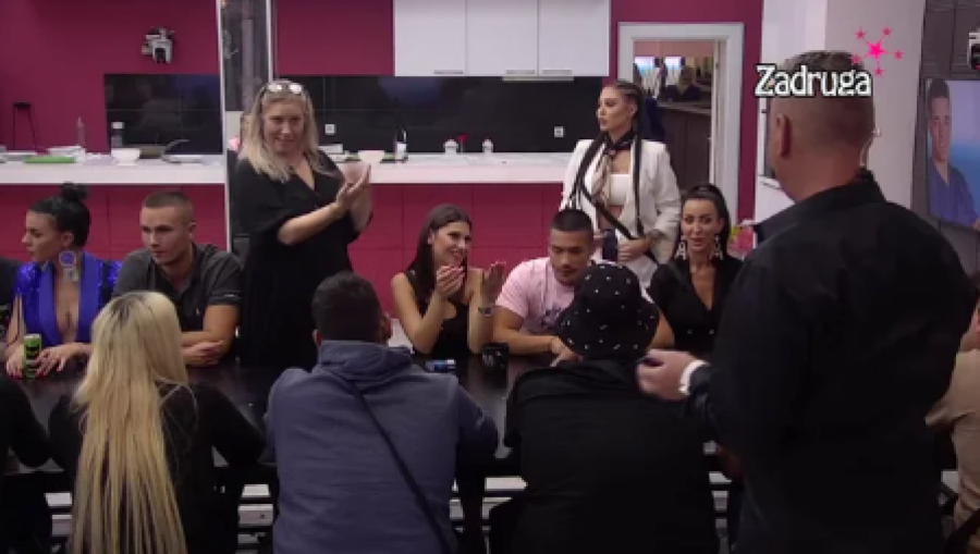 MAJA NAPALA ZADRUGARKE: One su ljubomorne na mene, samo hoće ručno da zad**oljavaju Bilala