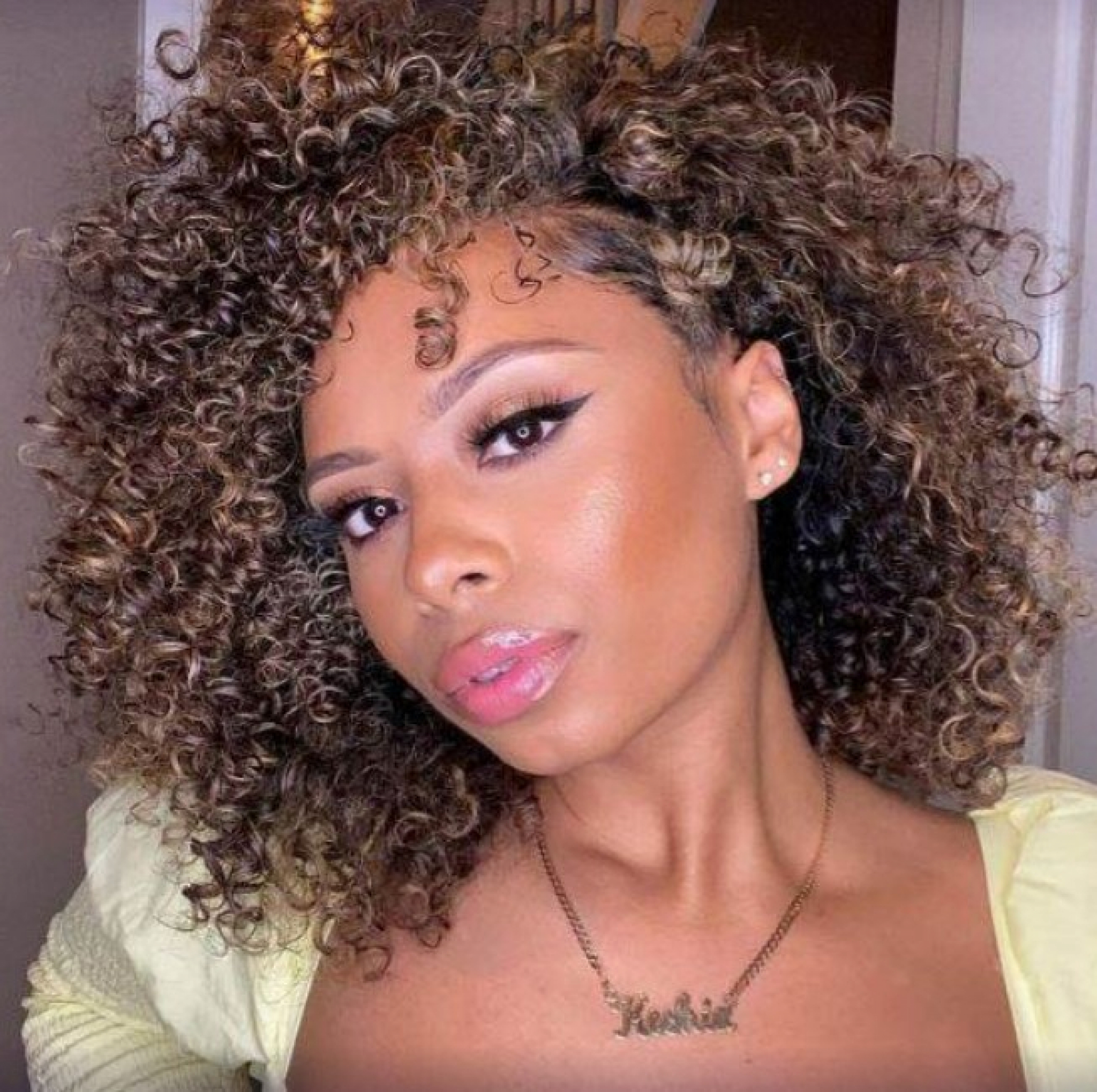 IMA EFEKAT BOTOKSA Tajna mlade i zategnute kože je ovom, košta manje od 200 dinara, a bolji je od najskuplje kreme